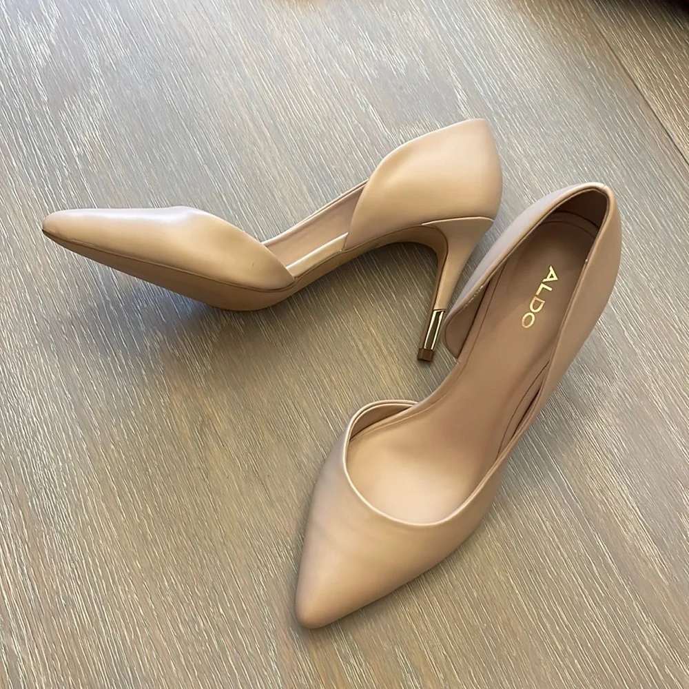 Aldo heels, size 9,new